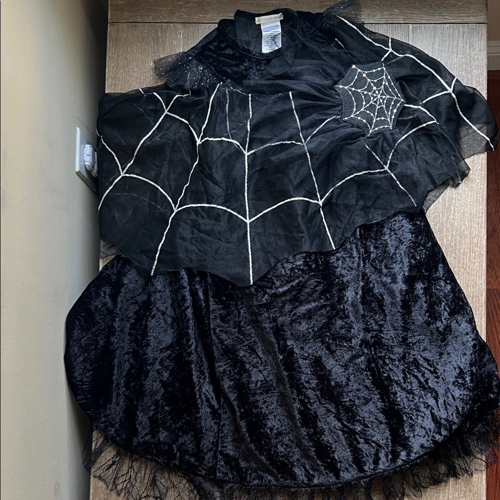 NWOT Pottery Barn Kids Black Spider Queen Costume - Picture 4 of 16